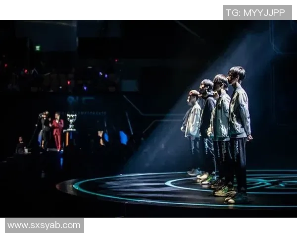 和平精英评论：IG战队在转型过程中所面临的挑战与机遇分析