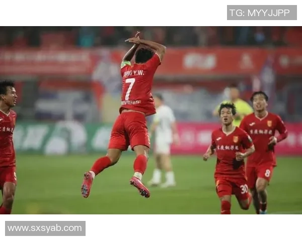 重庆足球队状态火热领跑最新TOP10球队排名分析